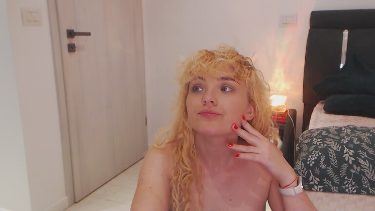 EVYE's Streamate show and profile