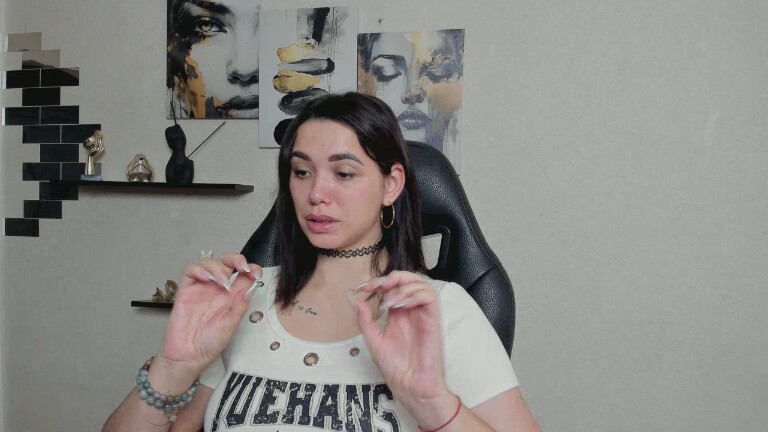 GlamNova's Streamate show and profile