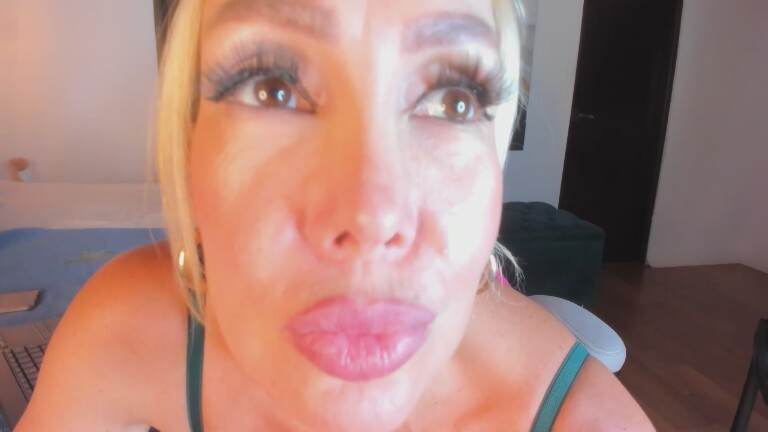 SophiMariin's Streamate show and profile