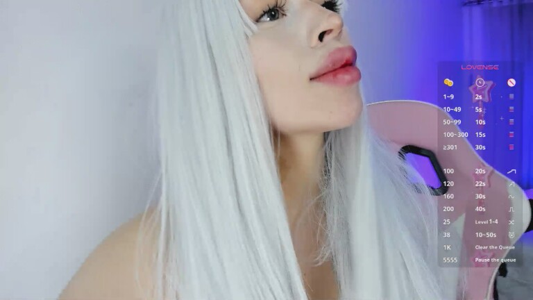 DollWett's Streamate show and profile