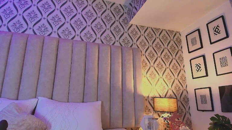 Emma_Lunny's Streamate show and profile