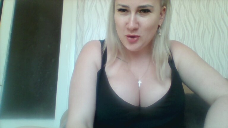 ForbiddenTouchX's Streamate show and profile