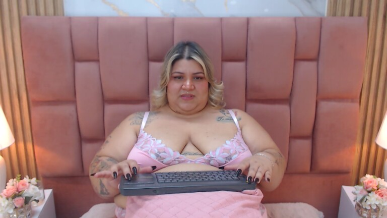 Evaverse's Streamate show and profile