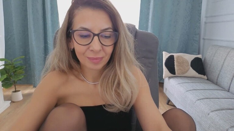 MsSuky's Streamate show and profile