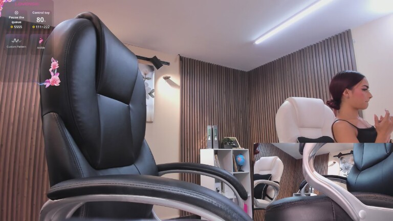 Mariana_Miller's Streamate show and profile