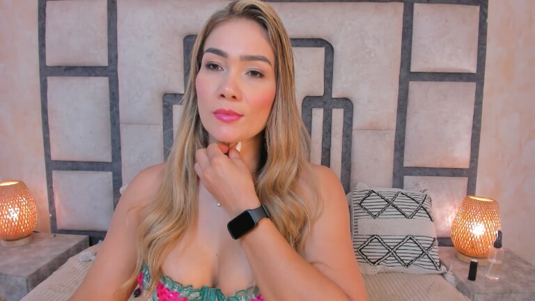 Gabyliis's Streamate show and profile