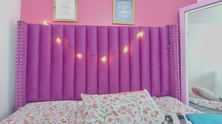 CHANNEL019's Streamate show and profile