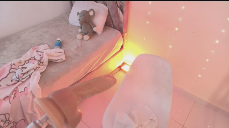 MelanieeSMT's Streamate show and profile