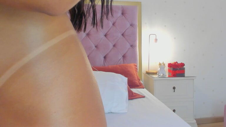 MoniLing's Streamate show and profile