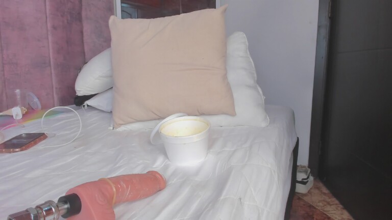 Anniitaa's Streamate show and profile