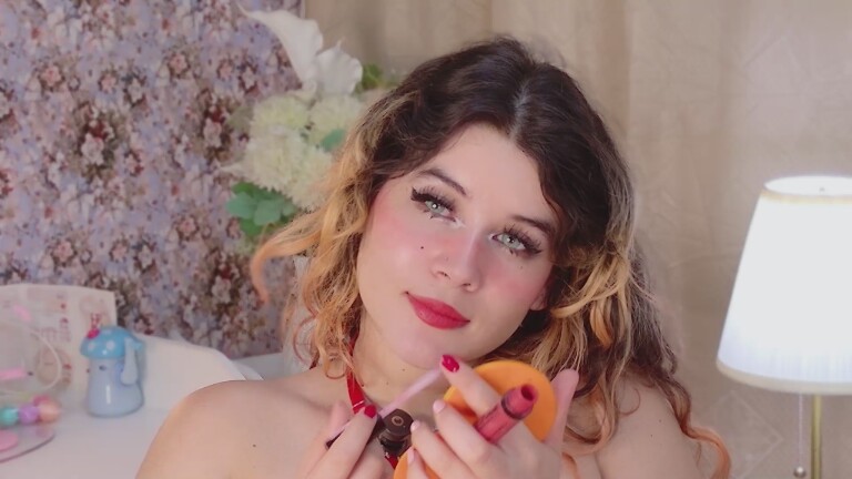 MaraMaison's Streamate show and profile