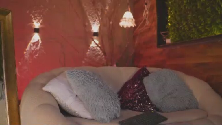 RossyAdamms's Streamate show and profile