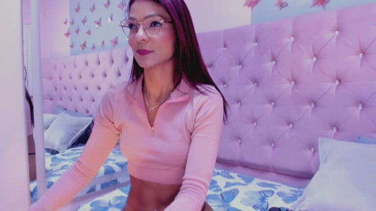 Hannapetit29's Streamate show and profile