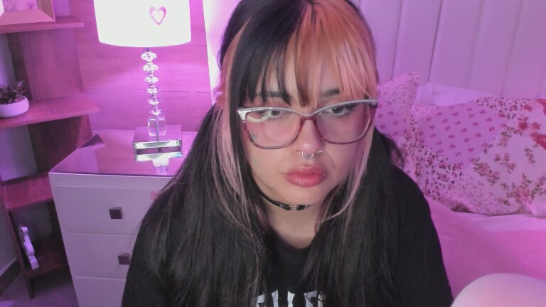 MaddieWaves's Streamate show and profile