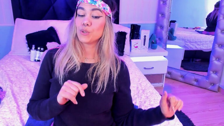 AngelinaDustin's Streamate show and profile