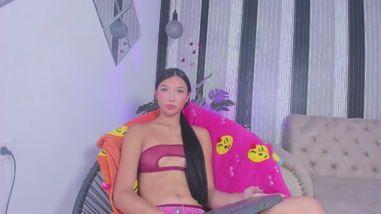 nahomi777's Streamate show and profile