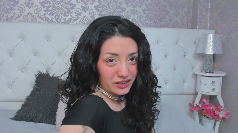 ninaromanova's Streamate show and profile