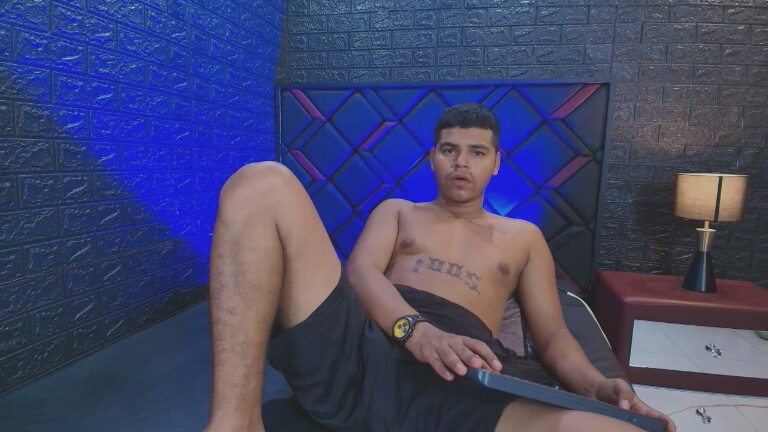 Dannysamm's Streamate show and profile