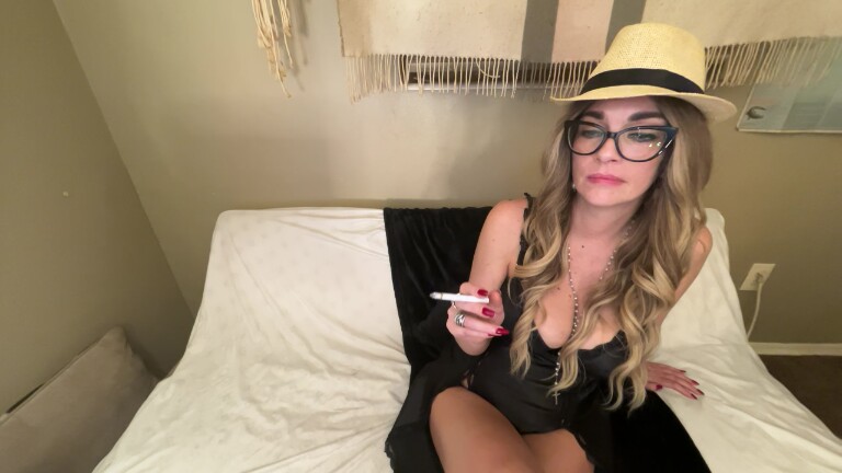 LunaLyons's Streamate show and profile