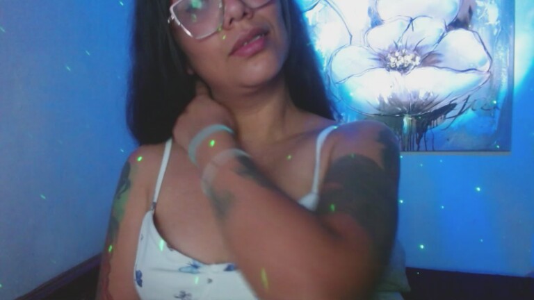 Luna_Marquez's Streamate show and profile