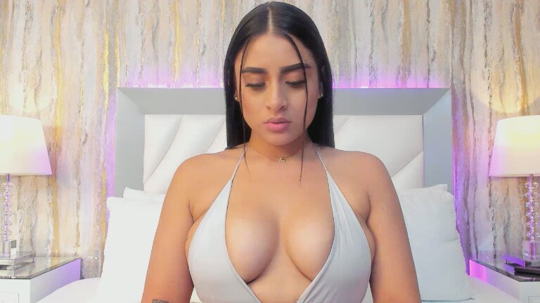 Sara_Hanniston's Streamate show and profile