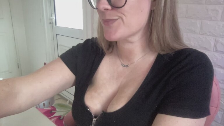 TittieTia19's Streamate show and profile