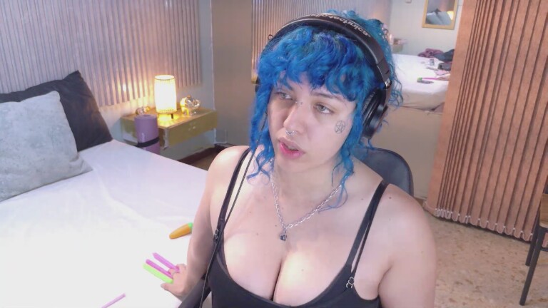 EliFlores's Streamate show and profile