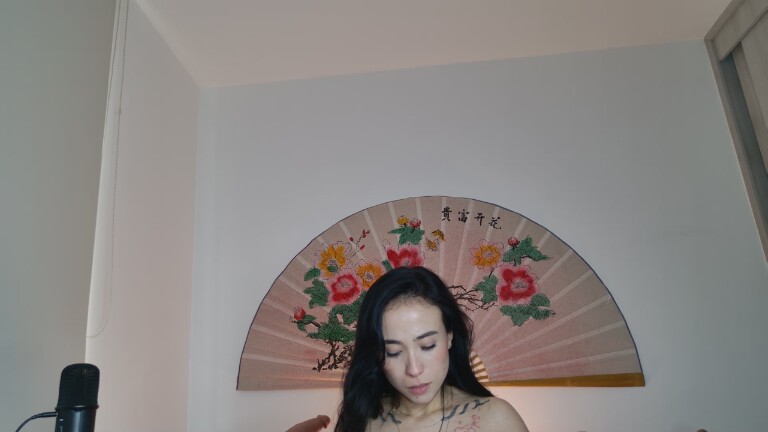 SweetSara33's Streamate show and profile