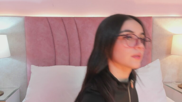 EmmaWeest's Streamate show and profile