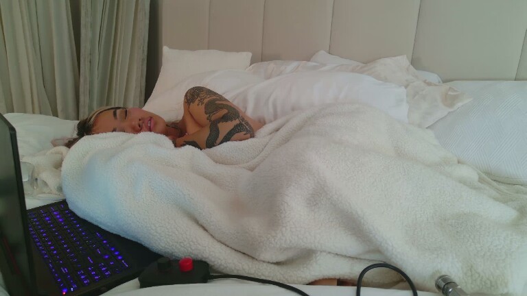 KehlaniKieu's Streamate show and profile