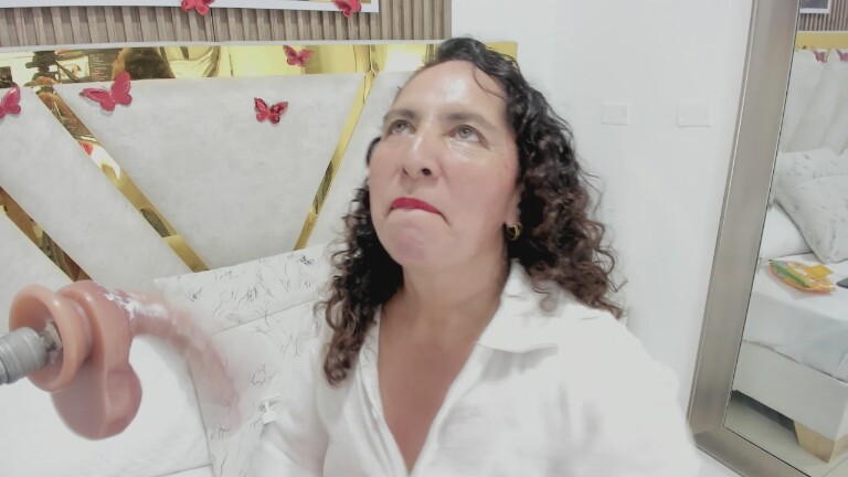 Luna_Mature's Streamate show and profile