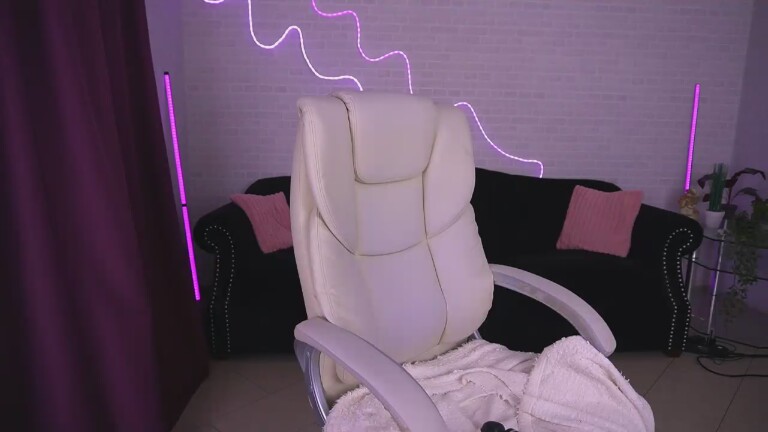 DaenerysDaen's Streamate show and profile