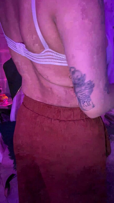 Ameliees's Streamate show and profile