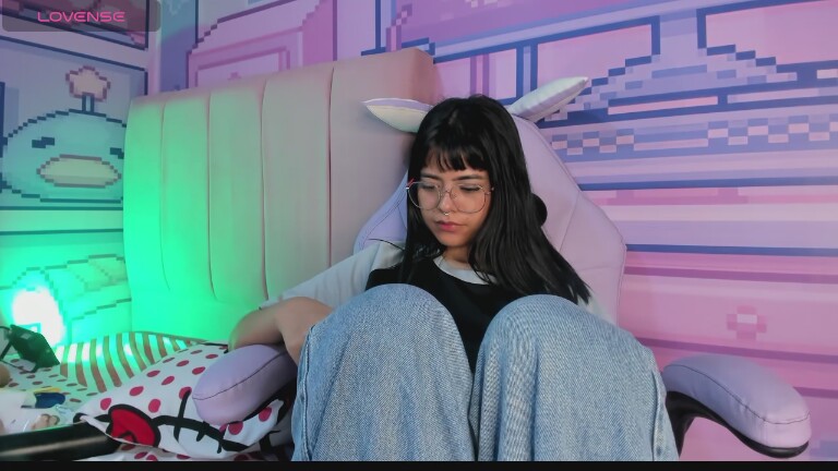 18alice's Streamate show and profile