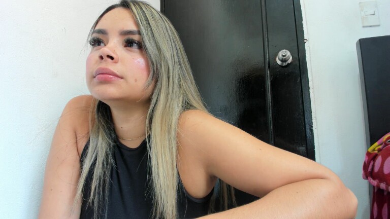 zattiemore's Streamate show and profile