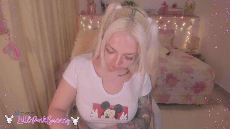 LittlePinkBunnny's Streamate show and profile