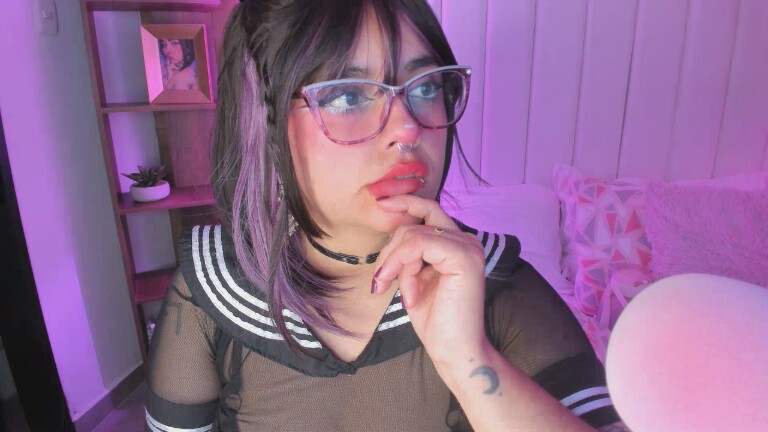 MaddieWaves's Streamate show and profile