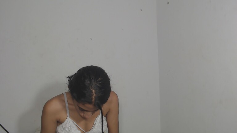 Kalifa_h's Streamate show and profile