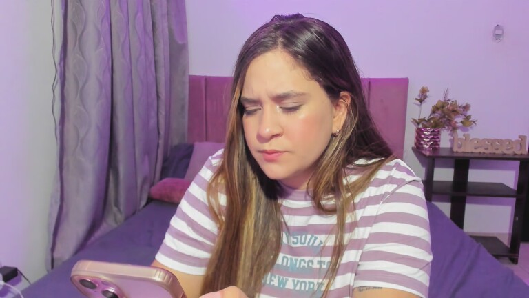 EmaBaaker's Streamate show and profile