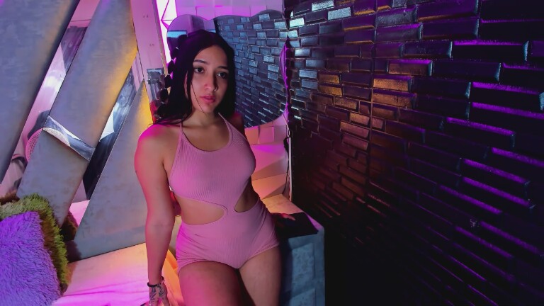 EmmaTeyylor's Streamate show and profile