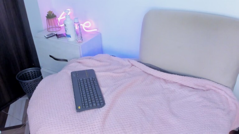 annapettite's Streamate show and profile