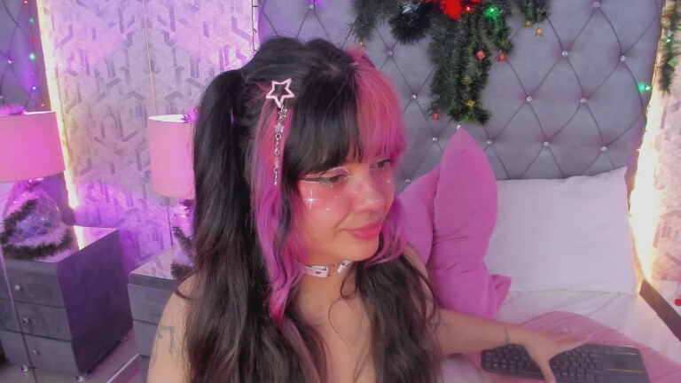 MaddieWaves's Streamate show and profile