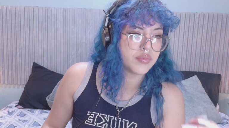 EliFlores's Streamate show and profile