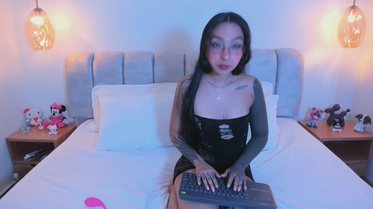 KathNoir's Streamate show and profile