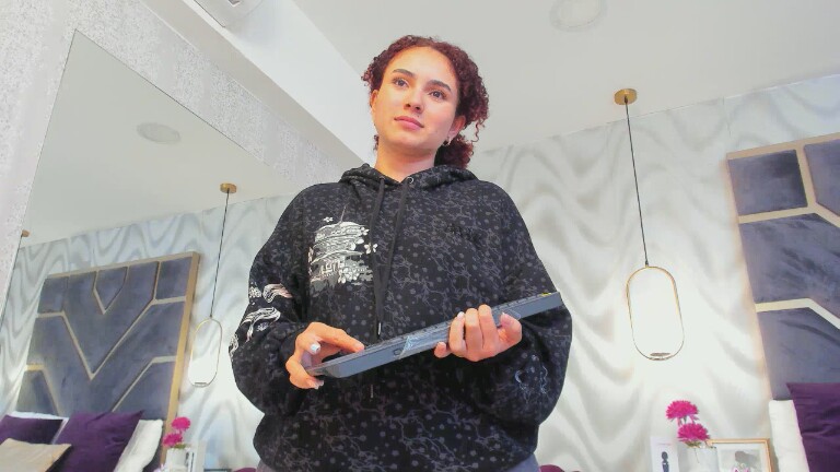 HollyJhonson's Streamate show and profile