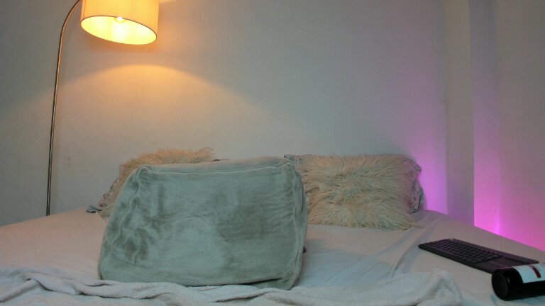 MissHannaX's Streamate show and profile