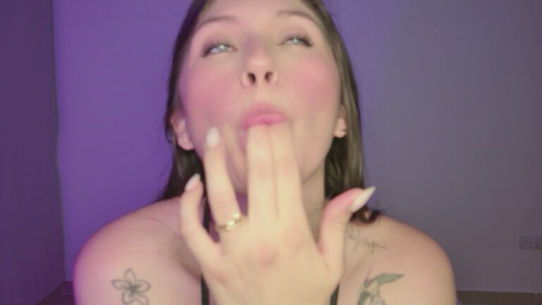 EmmaShaykk's Streamate show and profile