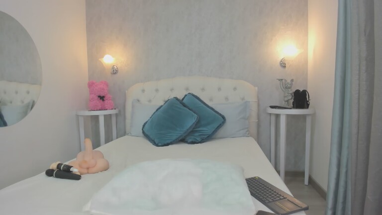 EmmilyMartinez's Streamate show and profile