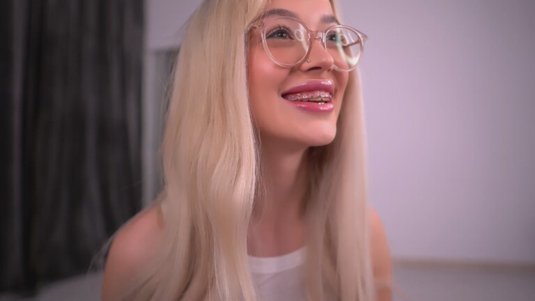 KylieJoyce's Streamate show and profile