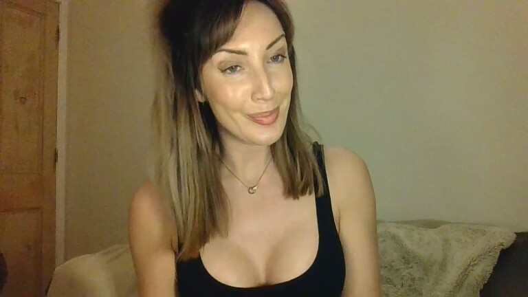 JoanieOakley21's Streamate show and profile